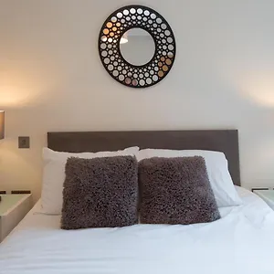 central-tower-bridge-apartment.cambridgehotelsuk.com/