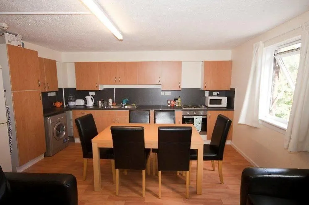 Destiny Student - Meadow Court Appartement Edinburgh